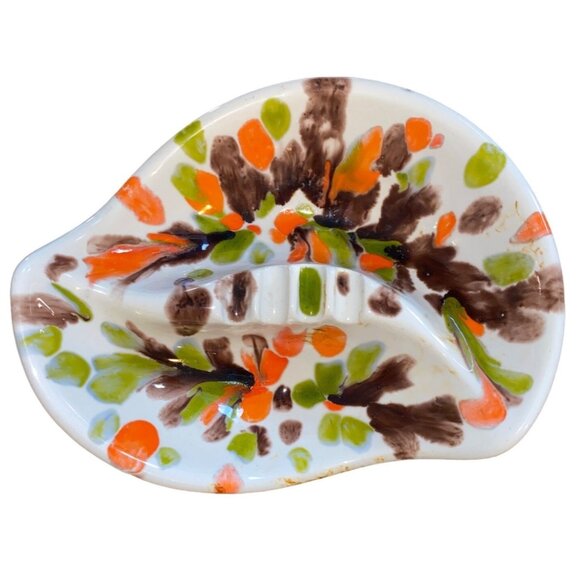Ceramic Leaf-Shaped Ashtray With Hand-Painted Autumn Colors - Picture 1 of 11